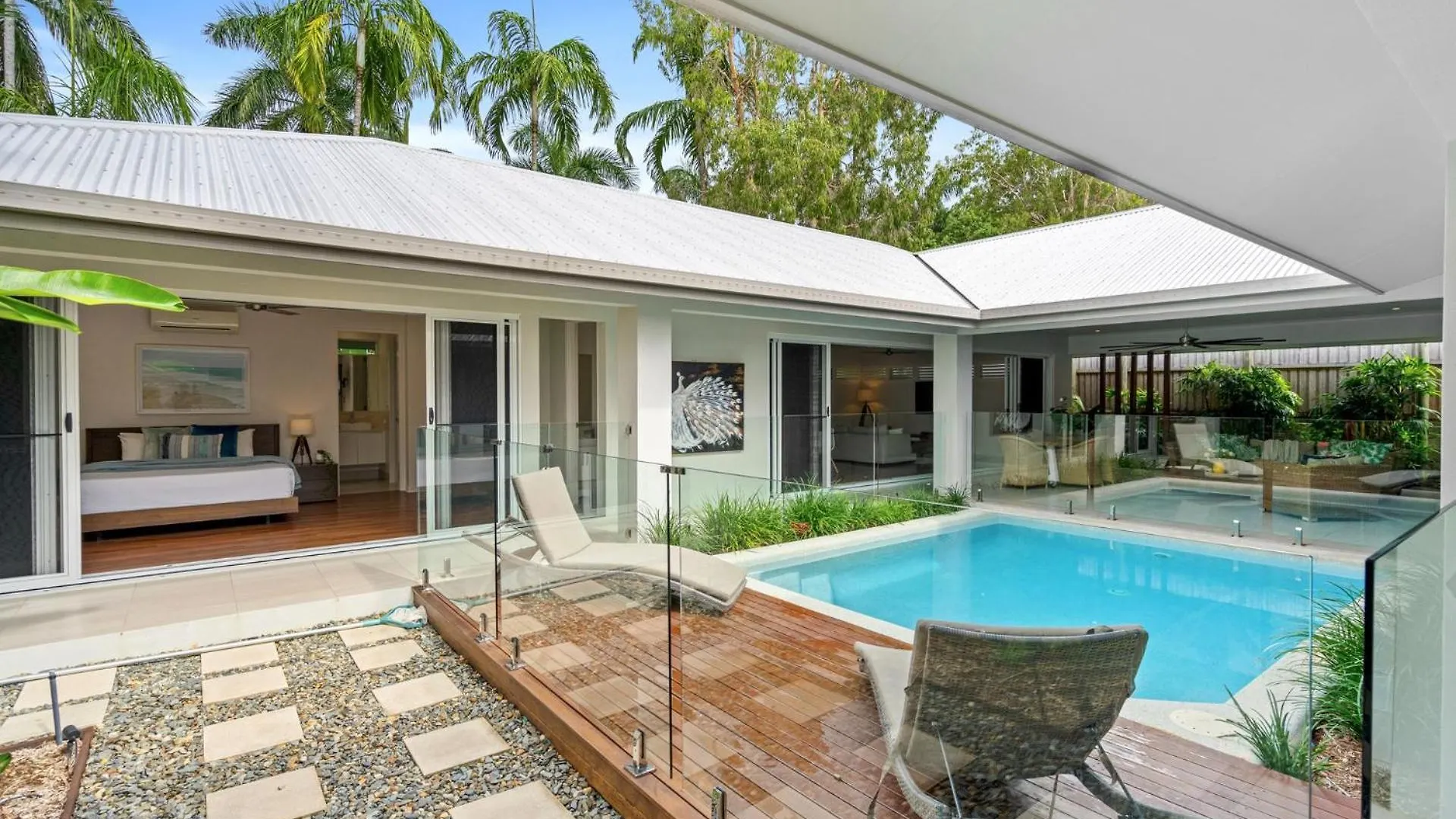 Belle Escapes - Namaste, Oasis In Palm Cove Villa 0*,